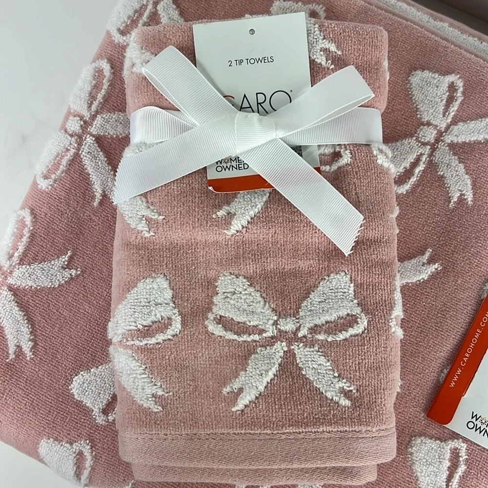 CARO Home Bath Towel Set Pink White Bow Pattern Bath Tip 4 PC NEW